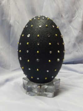 An Emu egg hand decorated by Joy Reavis